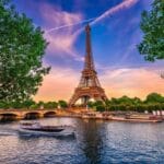 paris-terbaik Paris Dinobatkan sebagai Kota Tujuan Wisata Terbaik 2025