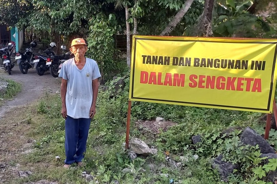 Mbah Tupon dan Sengketa Tanah: Kisah Pilu yang Mengguncang Bantul -  PesonaDunia.Com